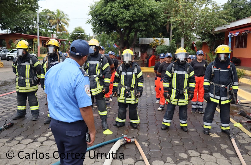 BOMBEROS12