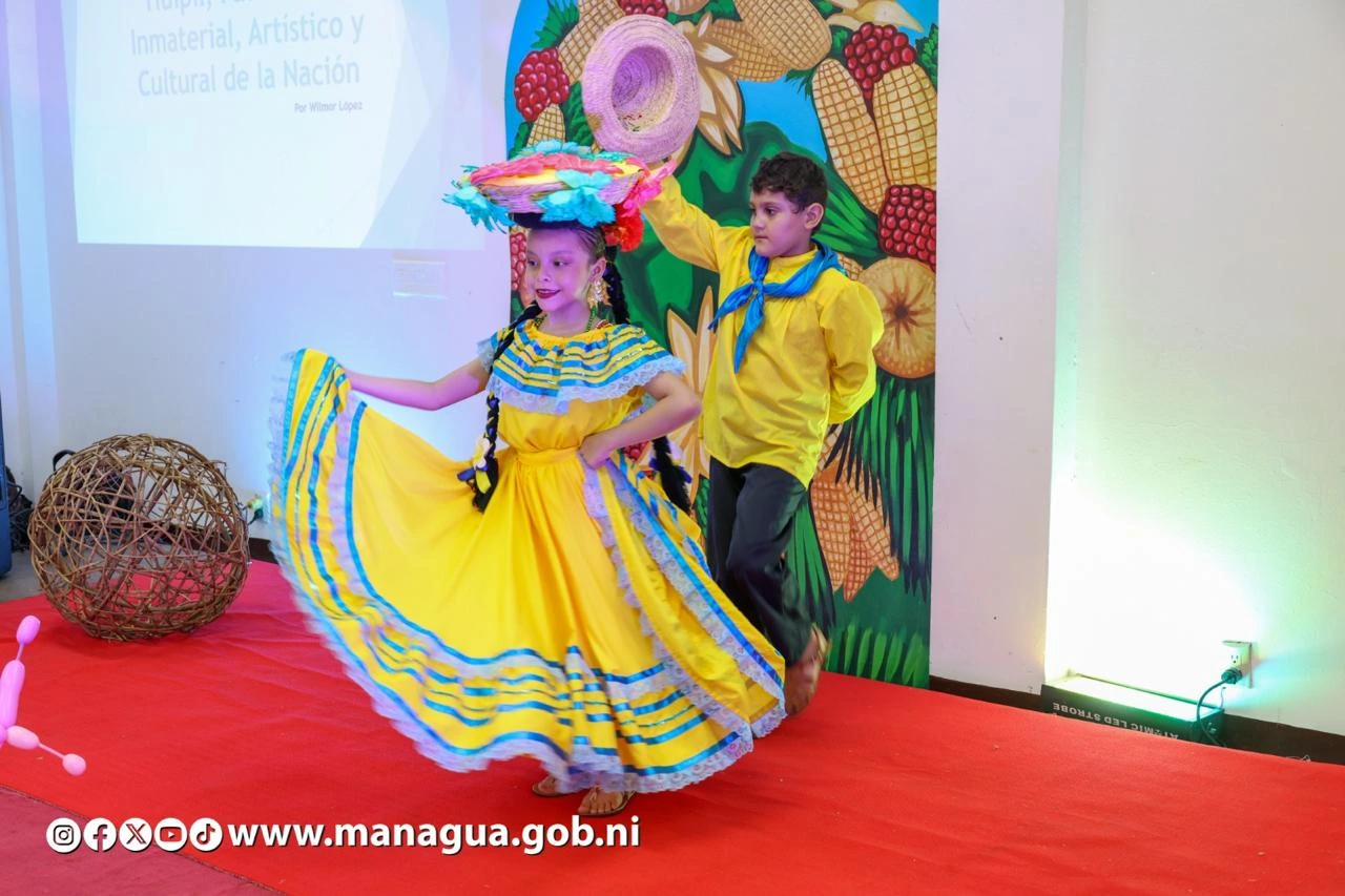 HUIPIL-(11)