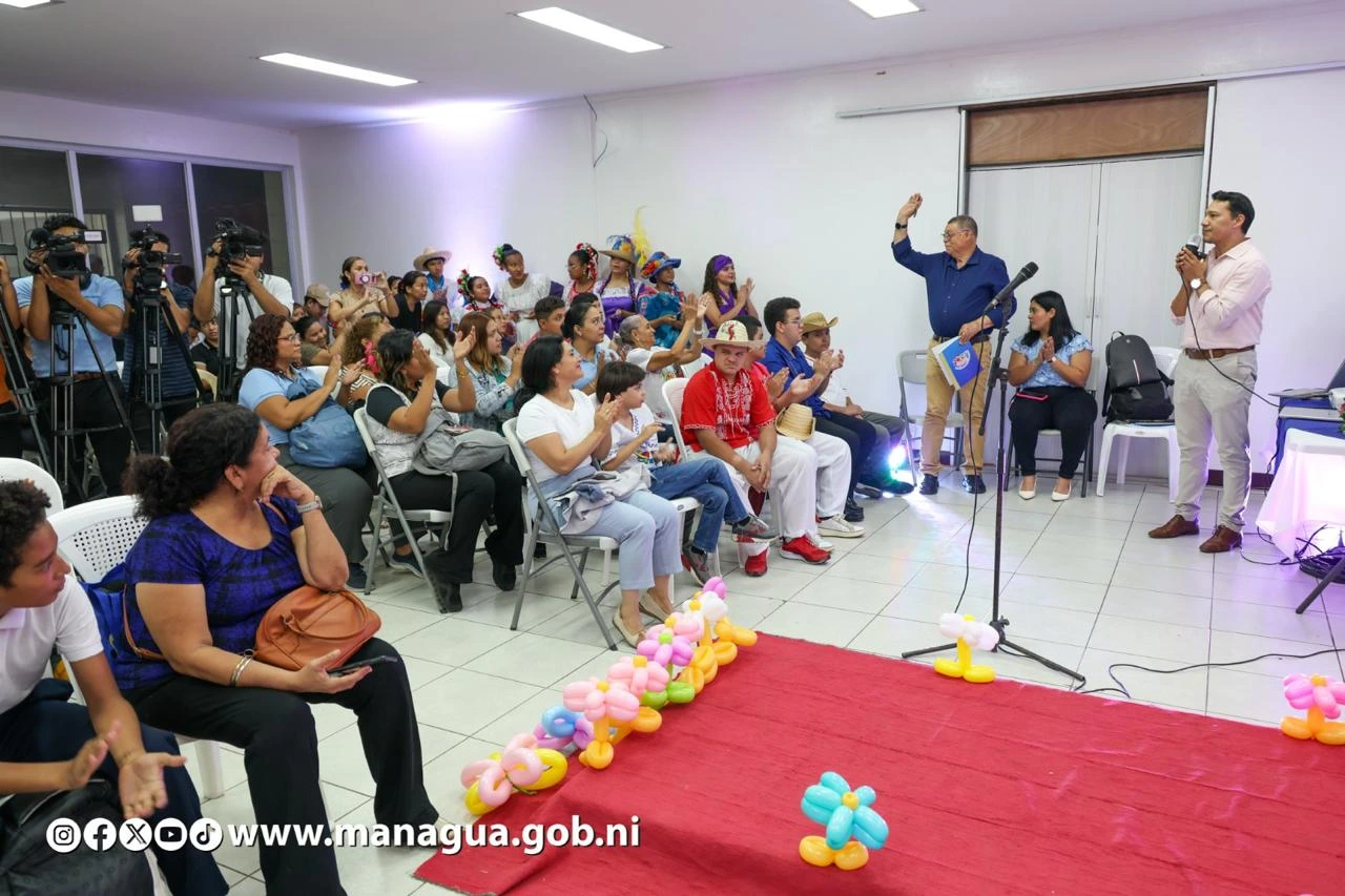 HUIPIL-(9)