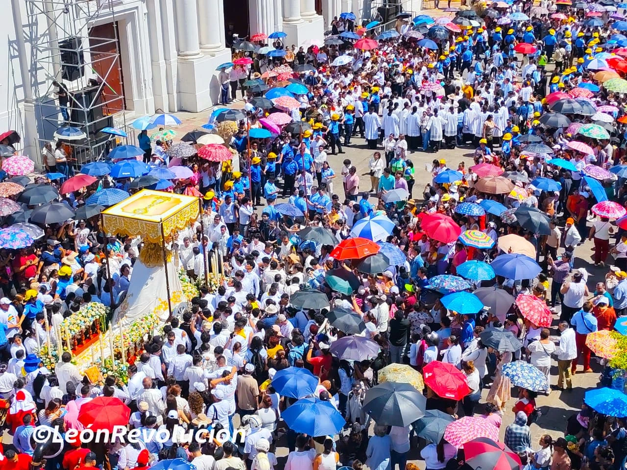 PROCESION13
