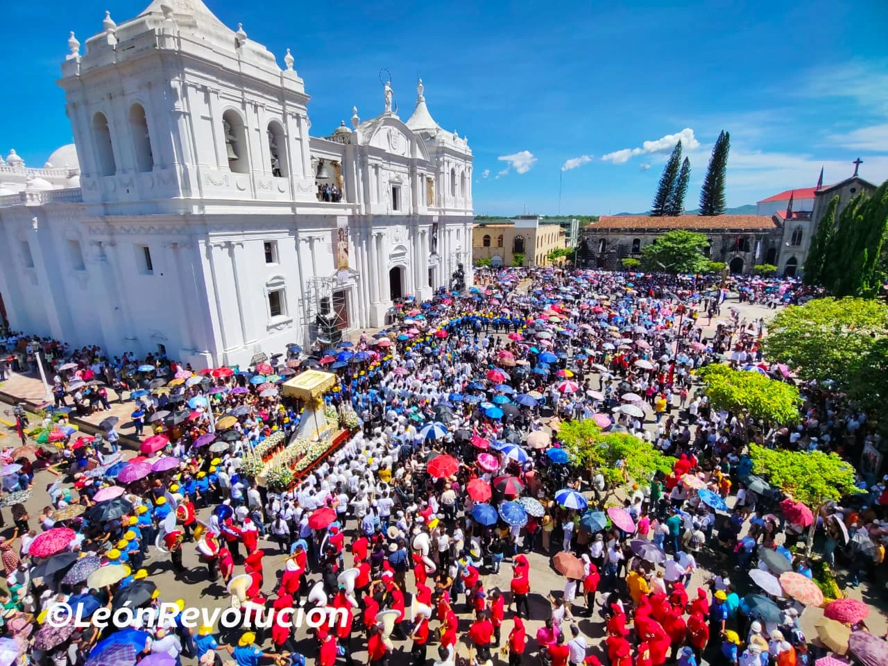 PROCESION6