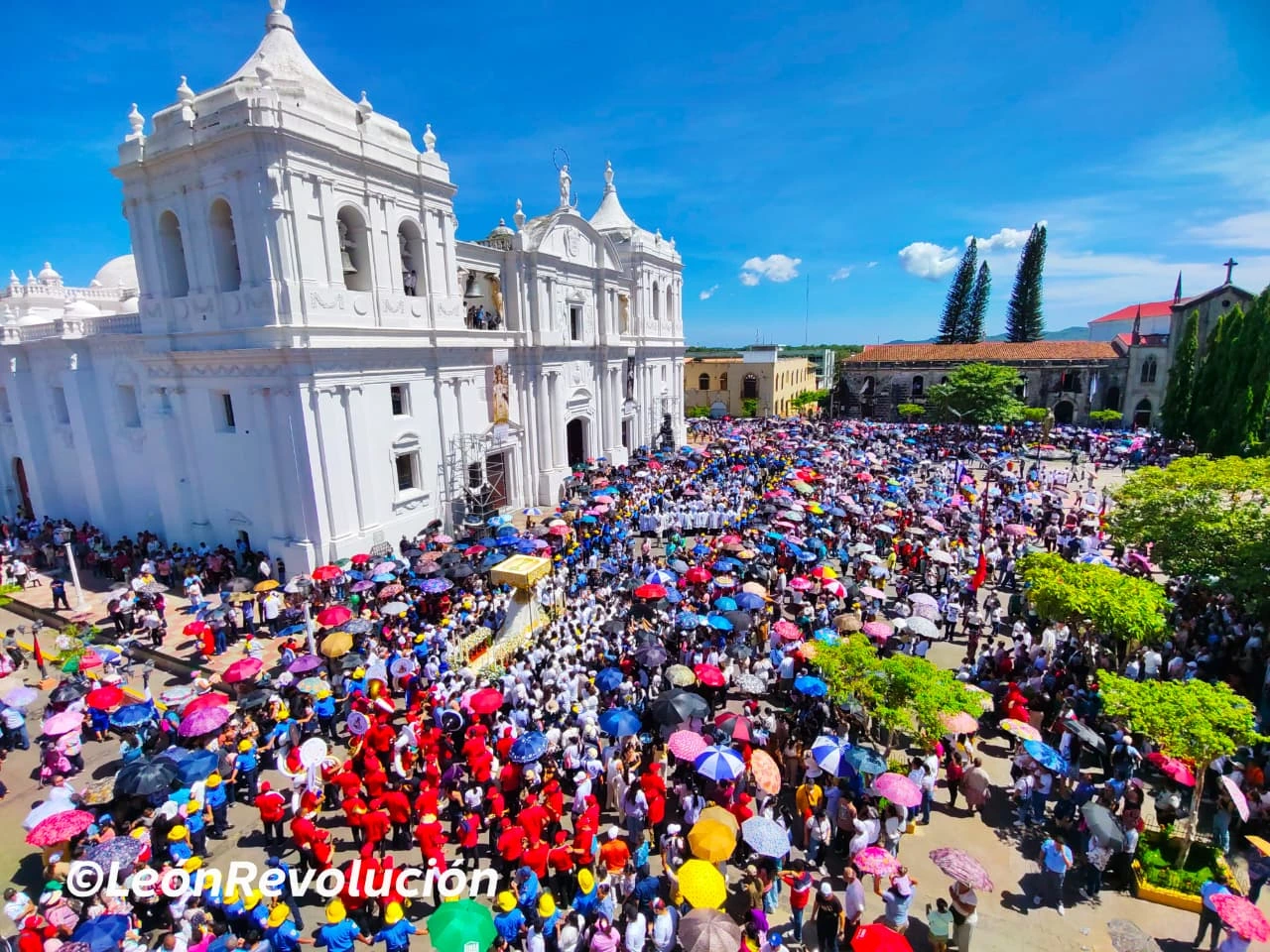 PROCESION7