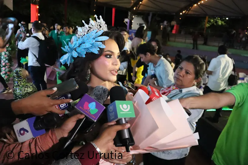 Reinas--(22)