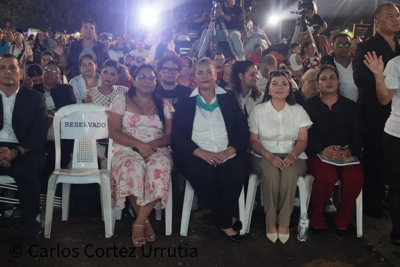 Plaza--(5)